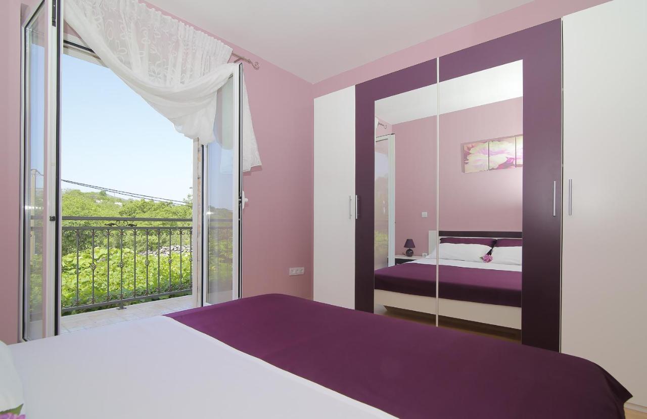 Apartment Moretic Gromaca Экстерьер фото
