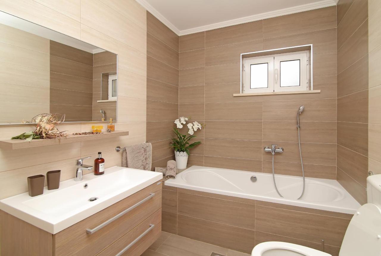 Apartment Moretic Gromaca Экстерьер фото