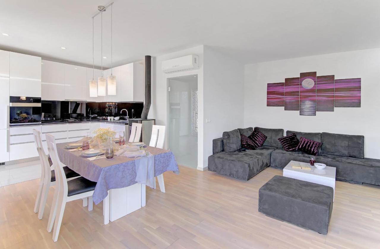 Apartment Moretic Gromaca Экстерьер фото